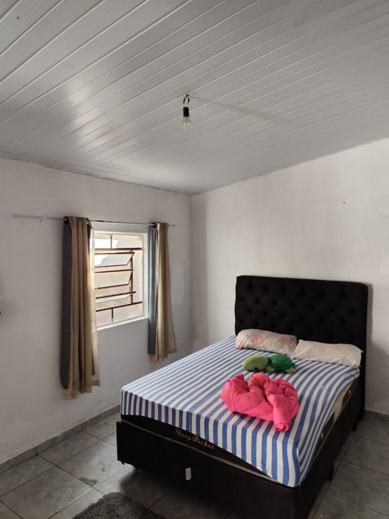 Casa de 3 quartos com 2 casas no fundo à venda na Vila Padre Eterno, Trindade-GO