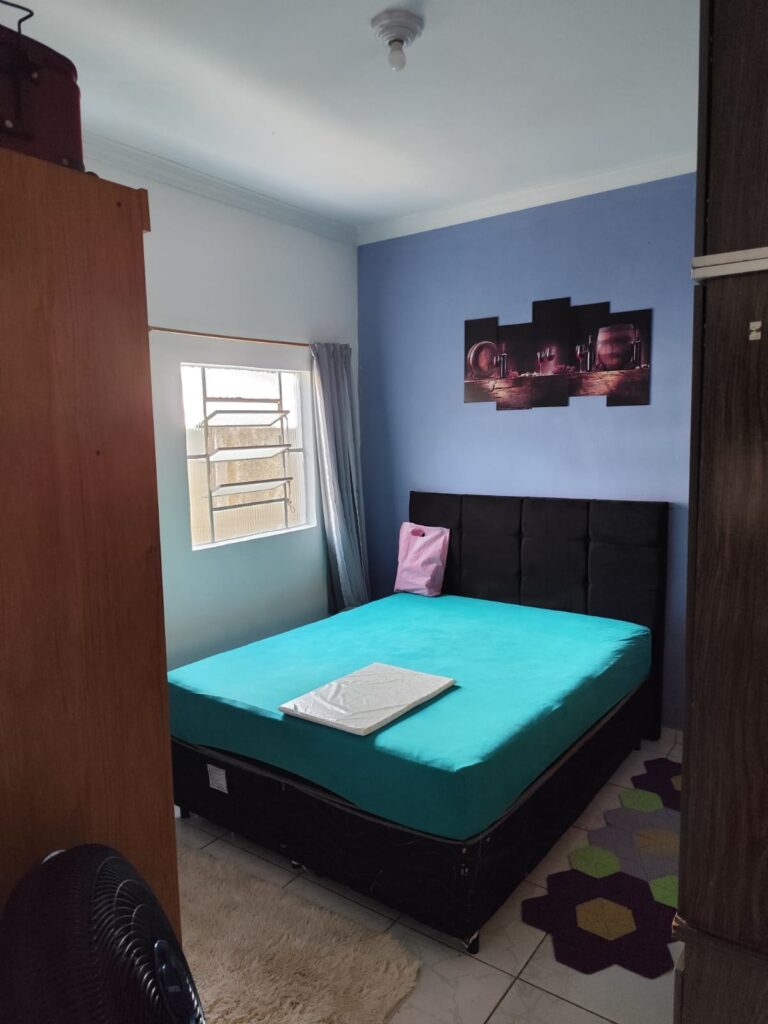 Casa de 3 quartos com 2 casas no fundo à venda na Vila Padre Eterno, Trindade-GO