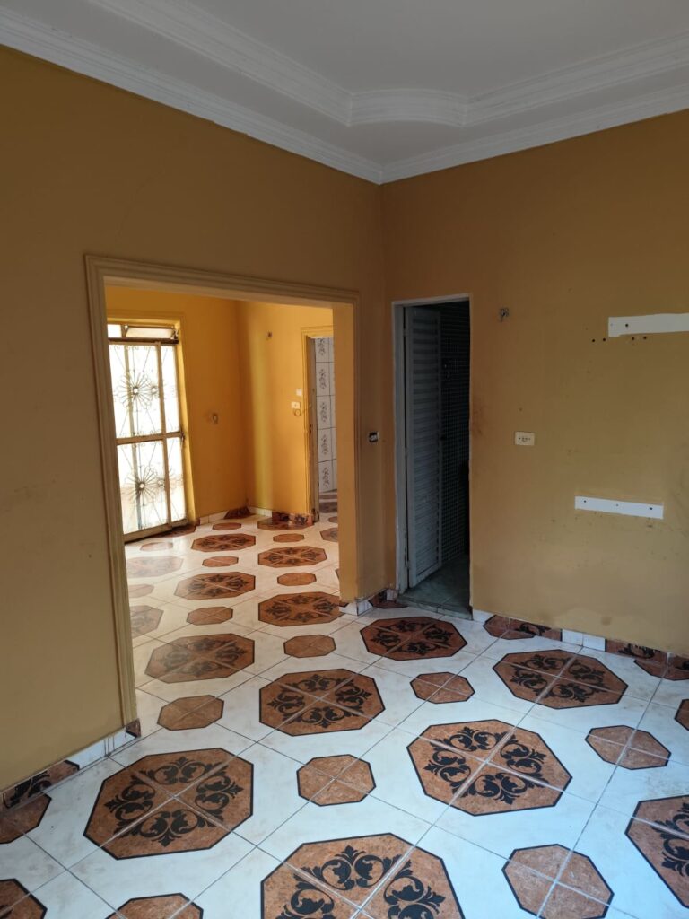 Casa de 3 quartos com 2 casas no fundo à venda na Vila Padre Eterno, Trindade-GO