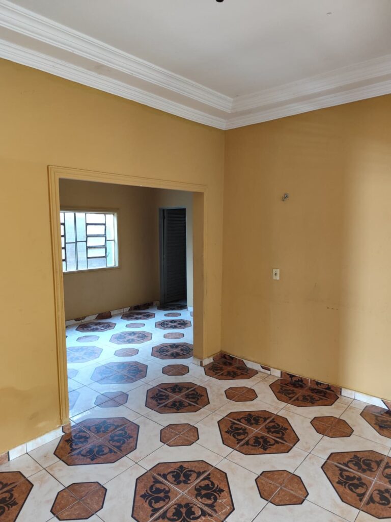 Casa de 3 quartos com 2 casas no fundo à venda na Vila Padre Eterno, Trindade-GO