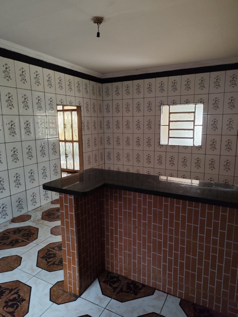 Casa de 3 quartos com 2 casas no fundo à venda na Vila Padre Eterno, Trindade-GO