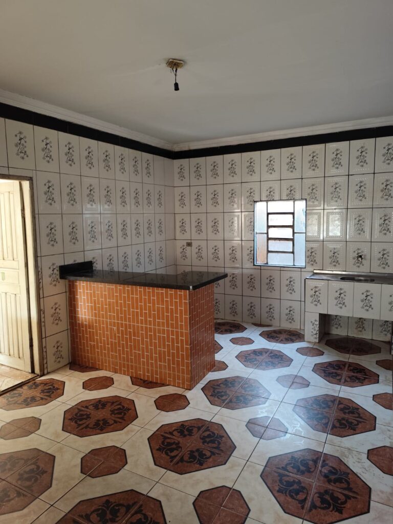 Casa de 3 quartos com 2 casas no fundo à venda na Vila Padre Eterno, Trindade-GO