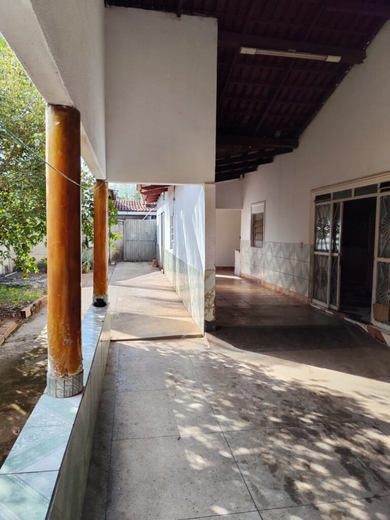 Casa de 3 quartos com 2 casas no fundo à venda na Vila Padre Eterno, Trindade-GO