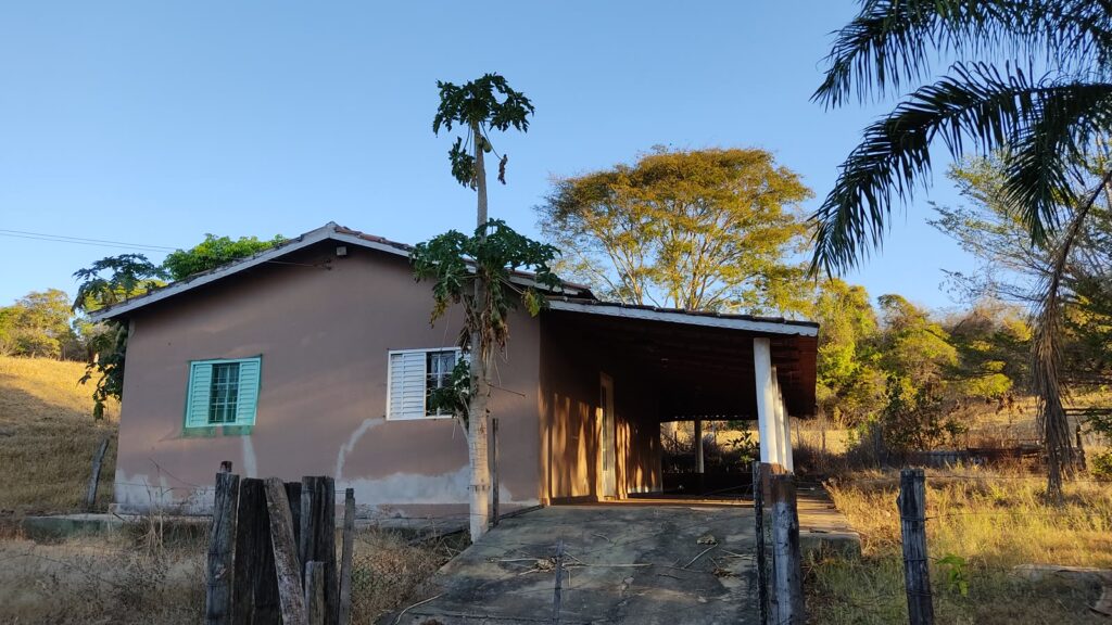 Chácara de 3 alqueires com lagos à venda em Trindade-GO