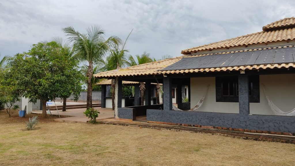 Chácara de 5.000 m² com piscina e lago em Santa Maria, Trindade-GO