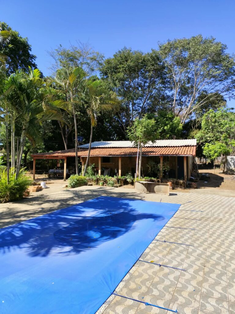 Chácara de 2.800 m² com casa de 3 quartos, piscina e poço artesiano no Setor São Sebastião, Trindade-GO – R$ 750 mil