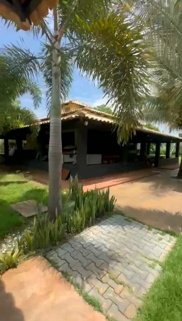 Chácara de 5.000 m² com piscina e lago em Santa Maria, Trindade-GO