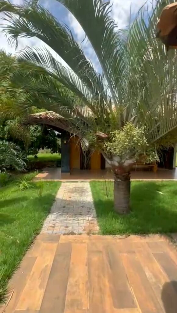 Chácara de 5.000 m² com piscina e lago em Santa Maria, Trindade-GO
