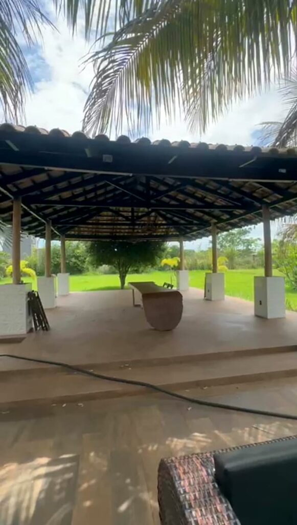 Chácara de 5.000 m² com piscina e lago em Santa Maria, Trindade-GO