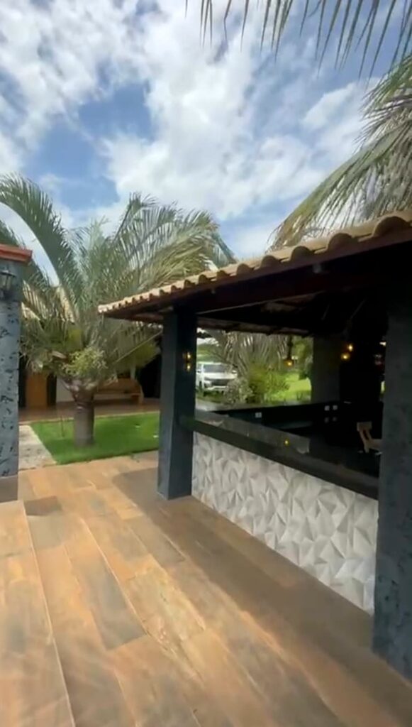 Chácara de 5.000 m² com piscina e lago em Santa Maria, Trindade-GO