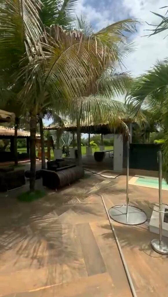Chácara de 5.000 m² com piscina e lago em Santa Maria, Trindade-GO