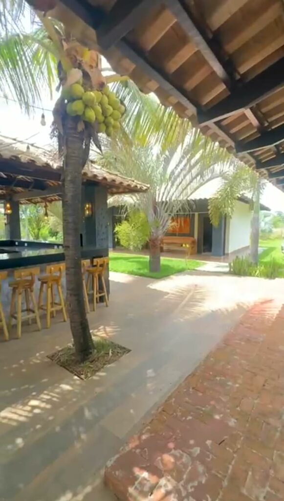Chácara de 5.000 m² com piscina e lago em Santa Maria, Trindade-GO