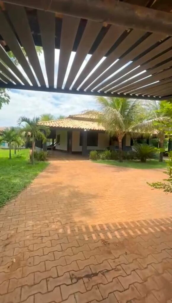 Chácara de 5.000 m² com piscina e lago em Santa Maria, Trindade-GO