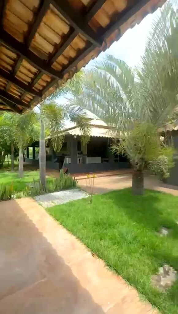 Chácara de 5.000 m² com piscina e lago em Santa Maria, Trindade-GO