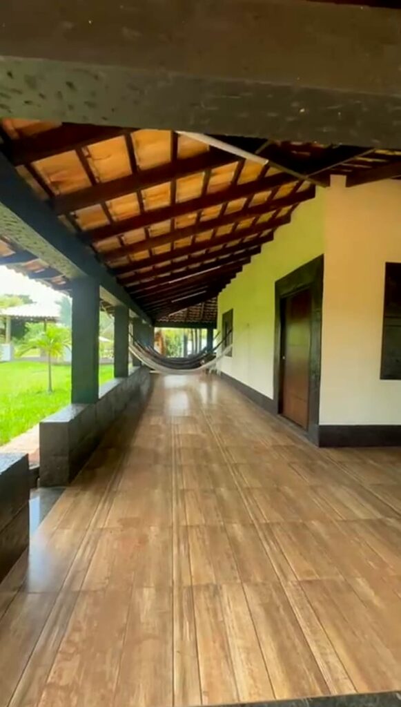 Chácara de 5.000 m² com piscina e lago em Santa Maria, Trindade-GO