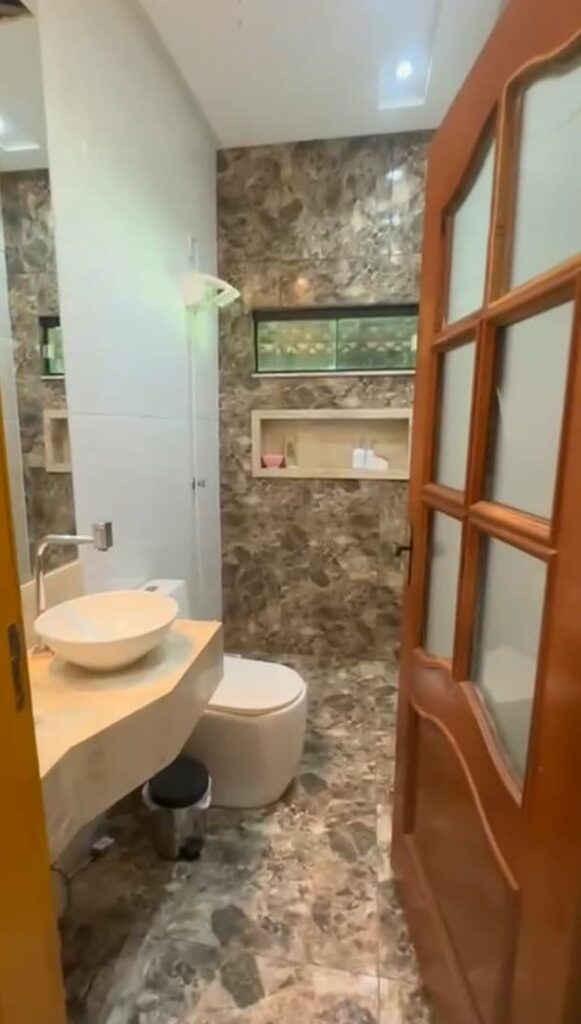 Chácara de 5.000 m² com piscina e lago em Santa Maria, Trindade-GO