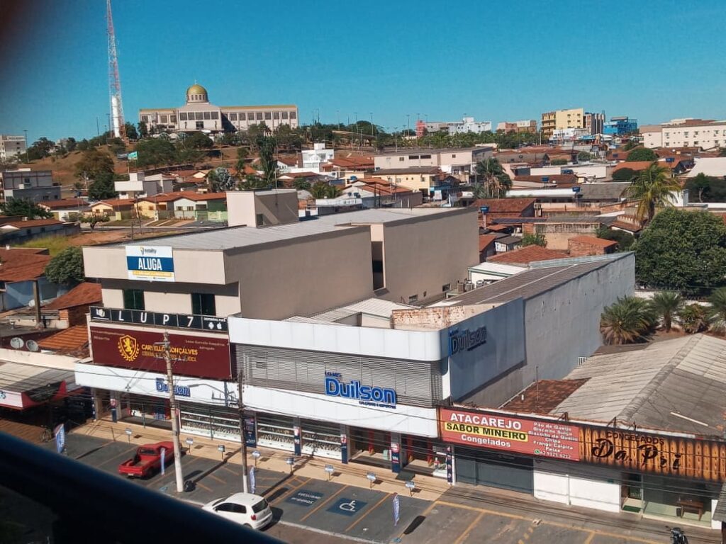 Cobertura de luxo com 4 suítes à venda no centro de Trindade-GO