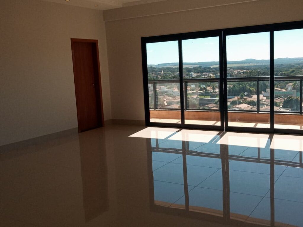 Cobertura de luxo com 4 suítes à venda no centro de Trindade-GO