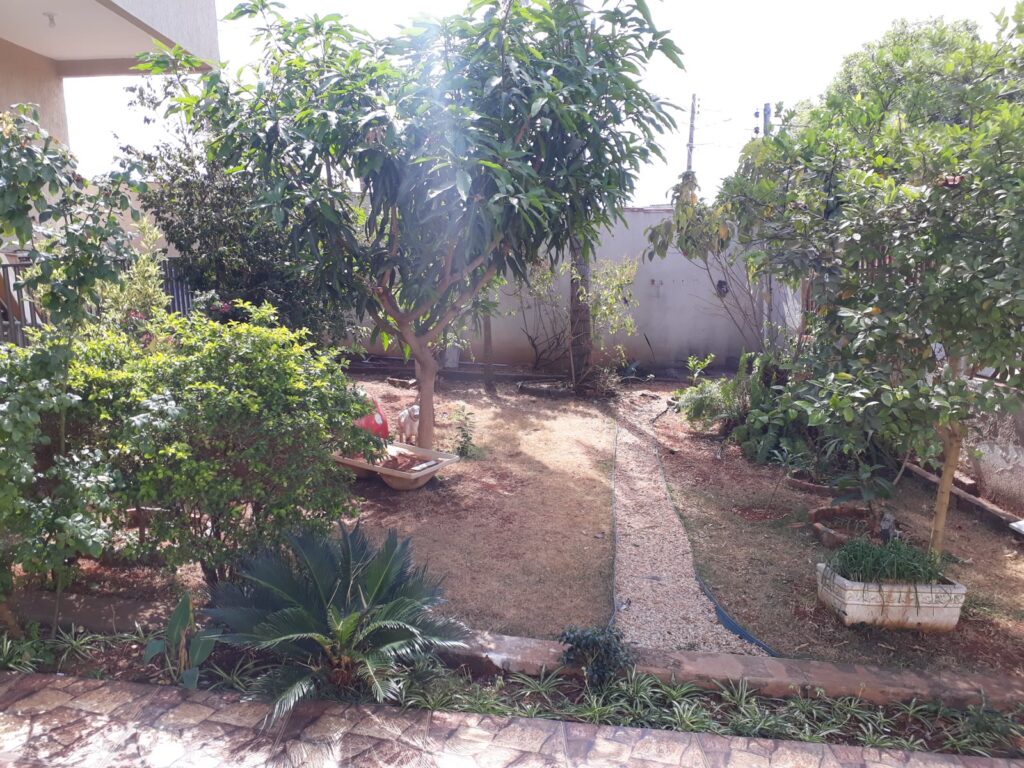 Duas casas em 720 m² à venda no Recanto do Lago, Trindade-GO