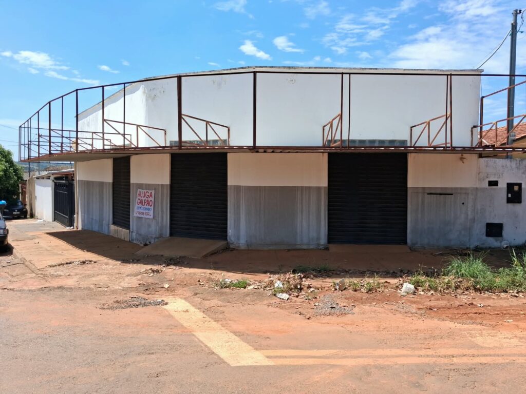 Galpão de esquina 100 m² para alugar — divisa Setor Cristina e Monte Cristo