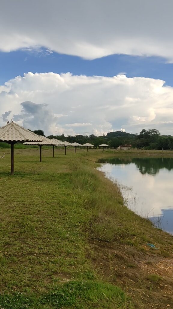 Chácara de 1.600 m² com lago no Condomínio Morada do Lago, Santa Maria – Trindade-GO – R$ 350 mil