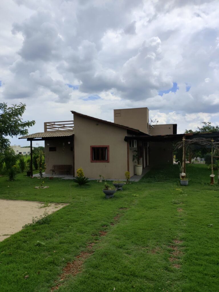 Chácara de 1.000 m² com 3 suítes e piscina aquecida no Condomínio Monte Hermon, Trindade-GO – R$ 1 milhão