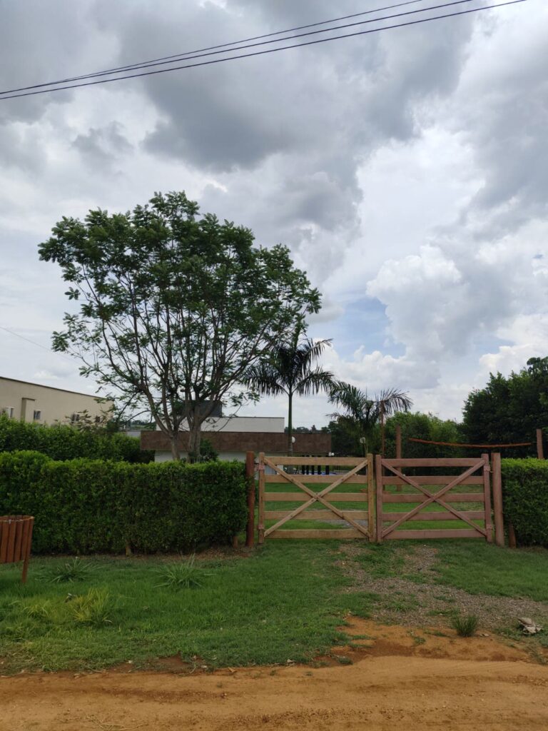 Chácara de 1.160 m² à venda no Condomínio Monte Hermon, Trindade-GO