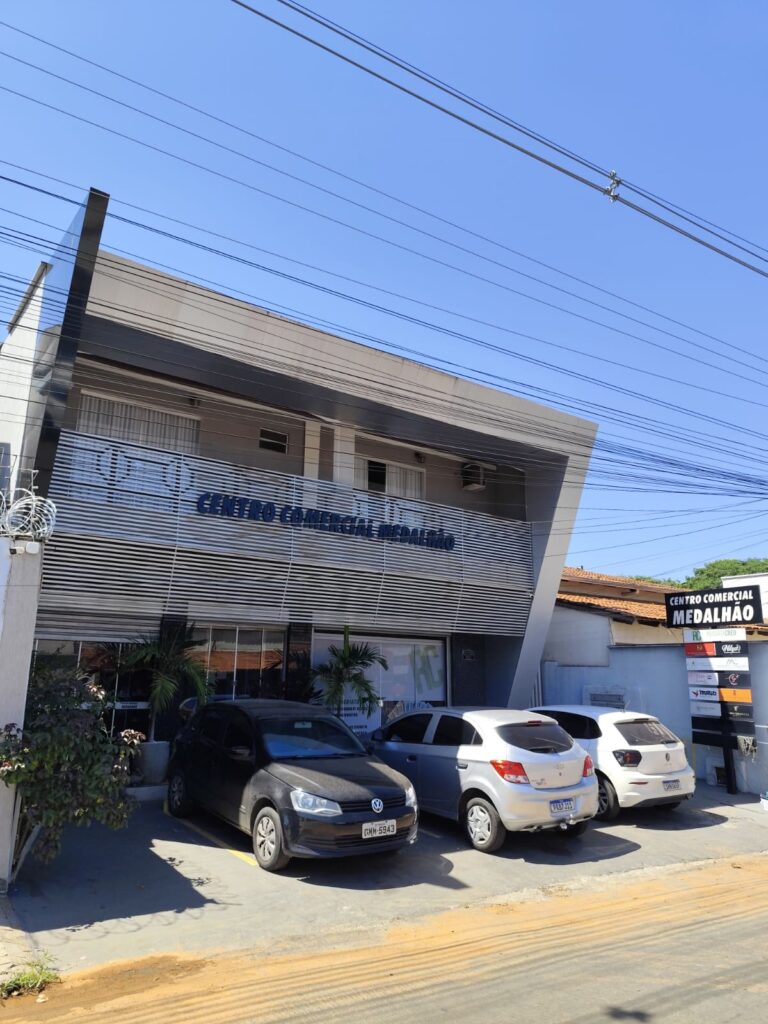Salas comerciais para alugar no Centro Comercial Medalhão, Centro de Trindade-GO – a partir de R$ 1.200