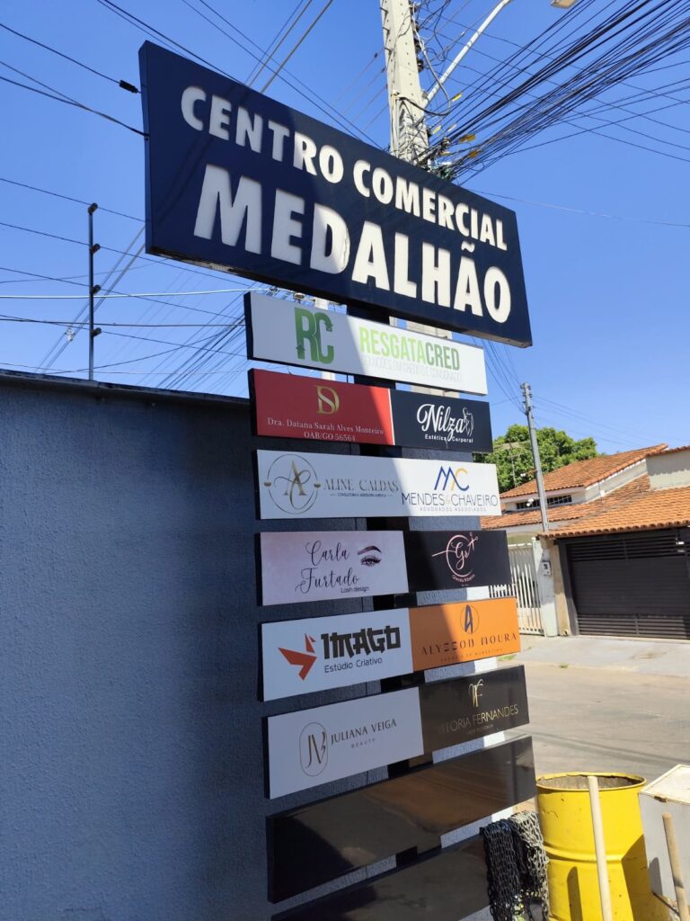 Sala comercial para alugar no Centro Comercial Medalhão, Centro de Trindade-GO